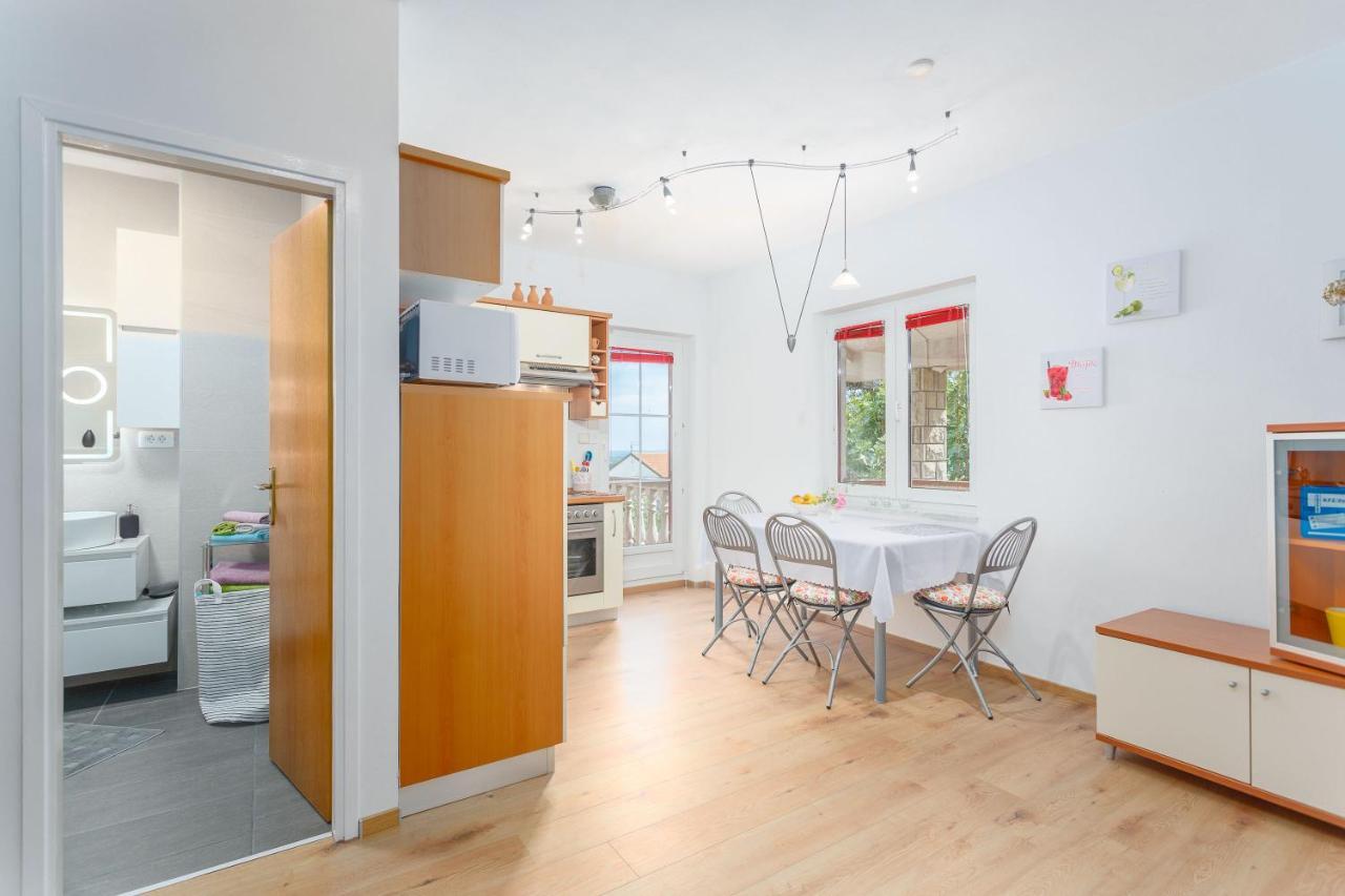 Apartment Marko Kornić Buitenkant foto